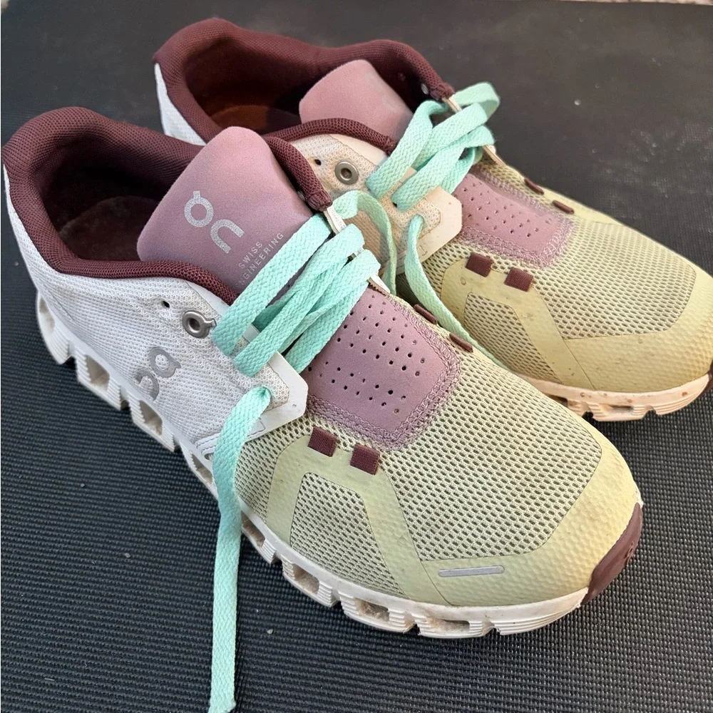 On Running Cloud 5 Ice/Haze Shoes Women’s Size 7.5 - Picture 3 of 5